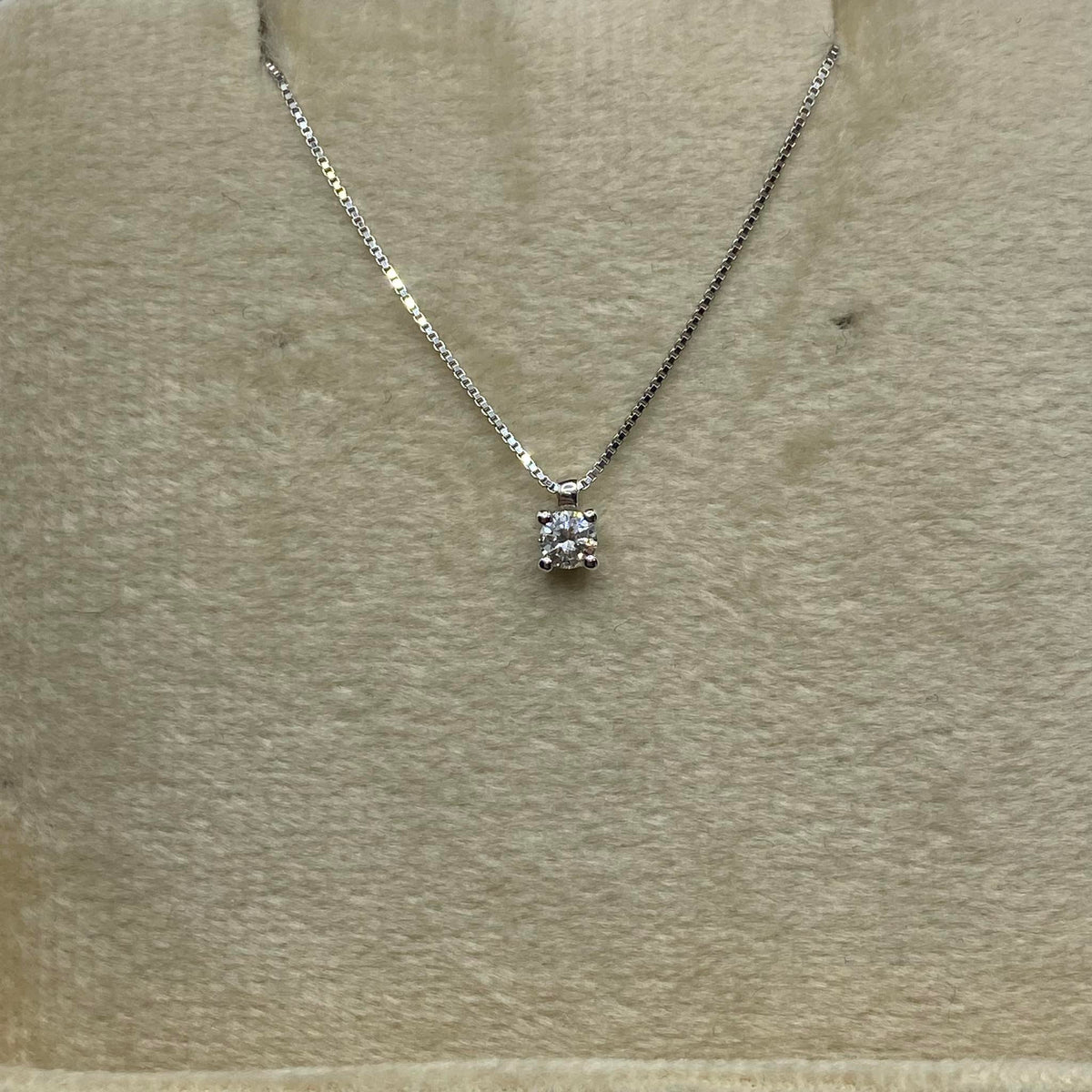 Collana Punto Luce Donna Oro 18KT con Diamante Ct 0.12