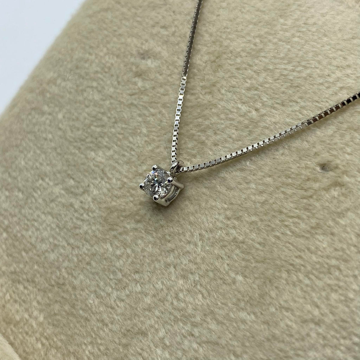 Collana Punto Luce Donna Oro 18KT con Diamante Ct 0.24