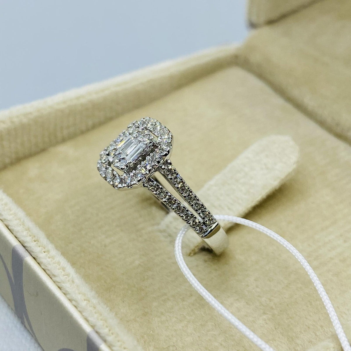 Anello Donna Oro 18KT con Diamanti Ct. 0,56