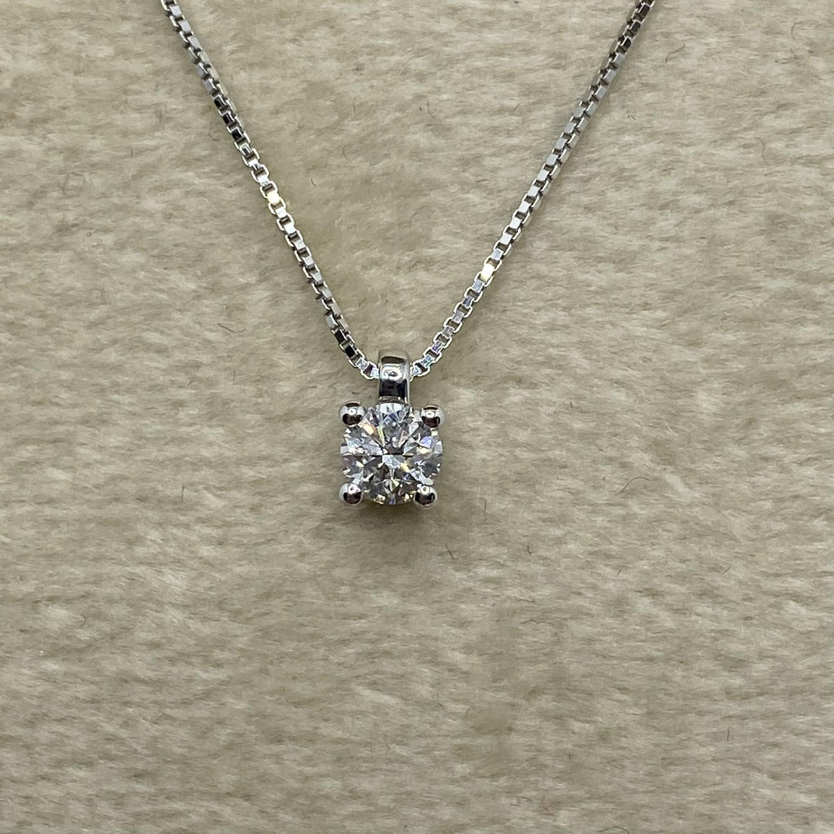 Collana Punto Luce Donna Oro 18KT con Diamante Ct 0.18