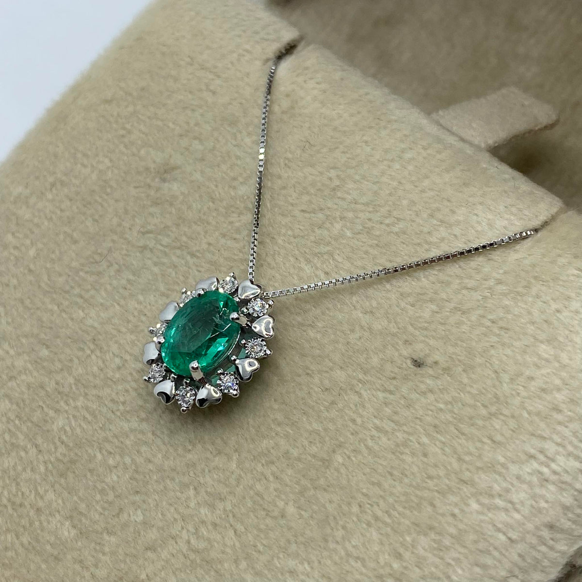 Collana Donna Oro 18KT con Smeraldo Ct. 1.20 e Diamanti