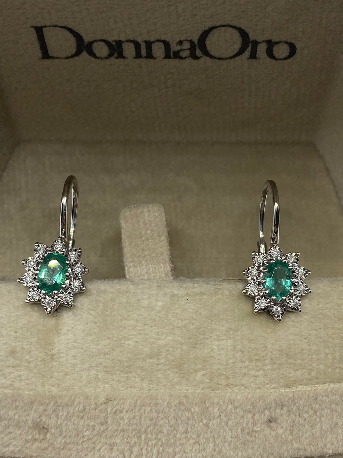 Orecchini Donna Oro 18KT con Smeraldi Ct.0.88 e Diamanti
