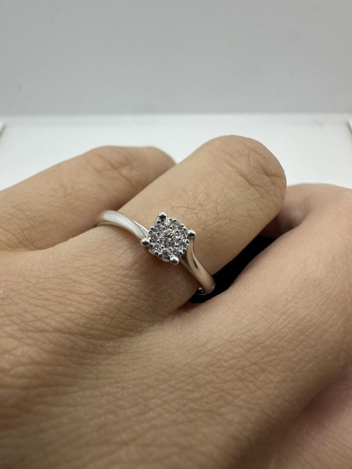 Anello Donna Solitario Recarlo Nodo D'amore con Diamanti Ct. 0.10