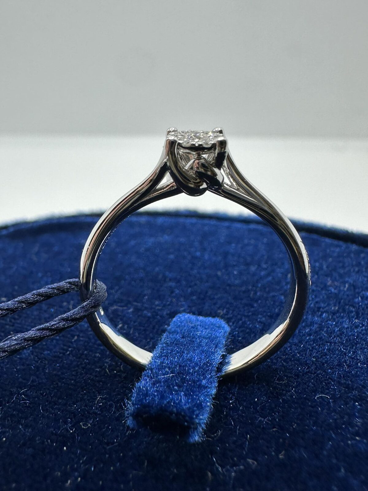 Anello Donna Solitario Recarlo Nodo D'amore con Diamanti Ct. 0.10
