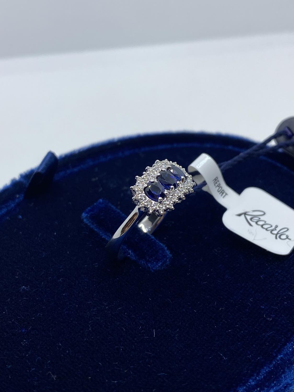Anello Trilogy Recarlo Camelia con Diamanti e Zaffiro