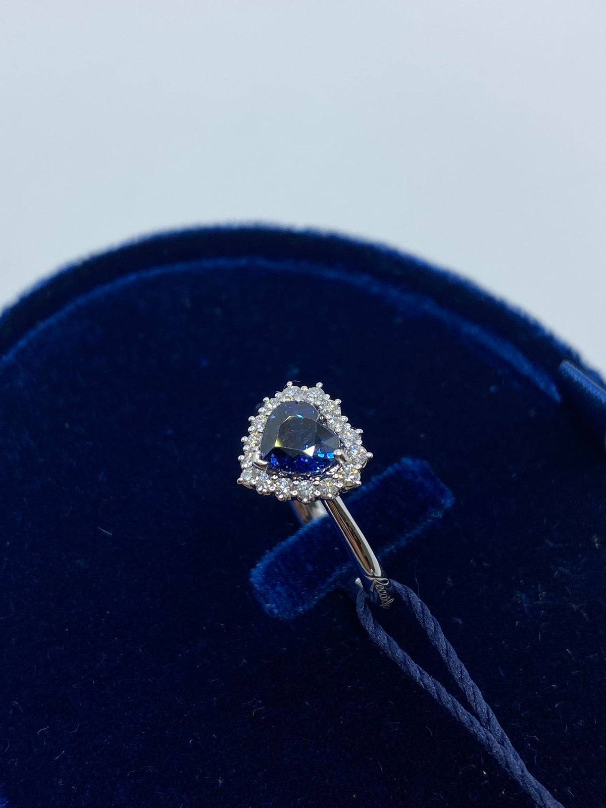 Anello Donna Recarlo a Cuore con Zaffiro e Diamanti