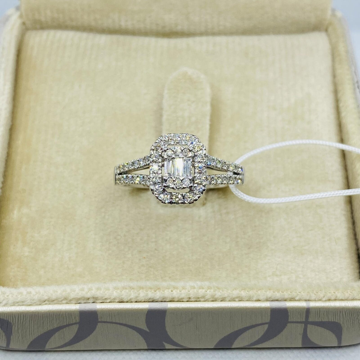 Anello Donna Oro 18KT con Diamanti Ct. 0,56