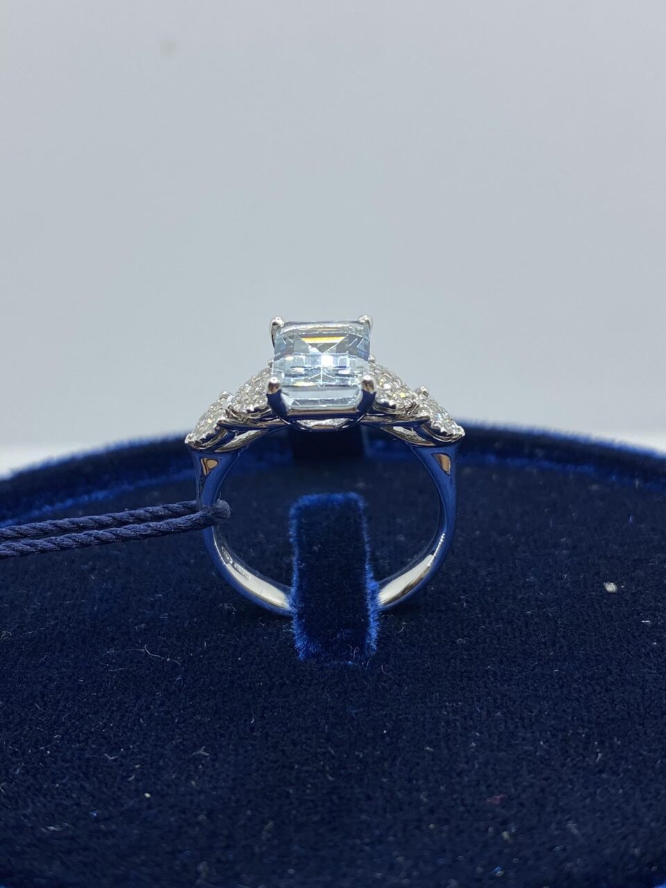 Anello Donna Recarlo in Oro 18KT con Diamanti e Acquamarina