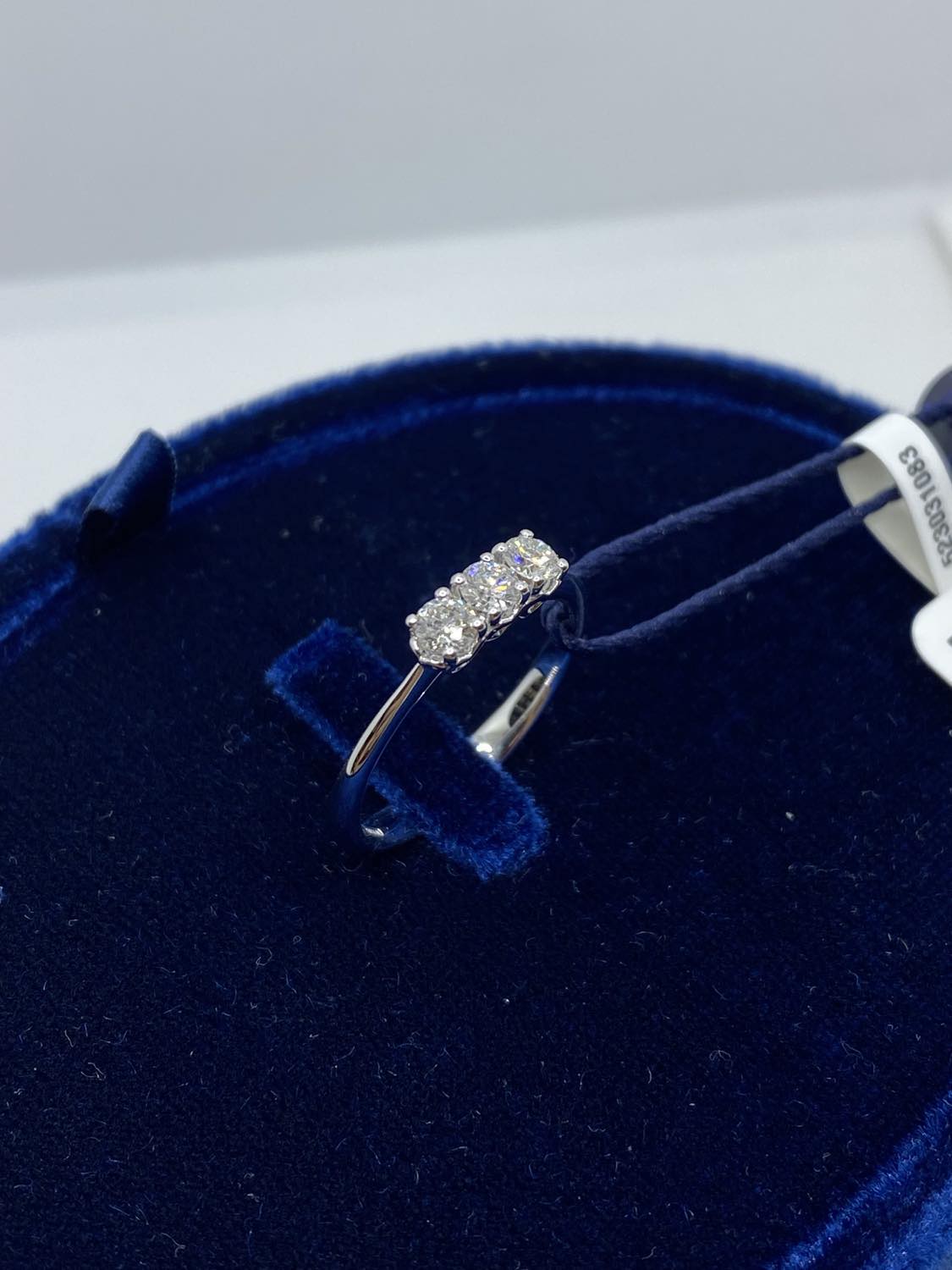 Anello Donna Trilogy Recarlo Anniversary con Diamanti Ct. 0.37