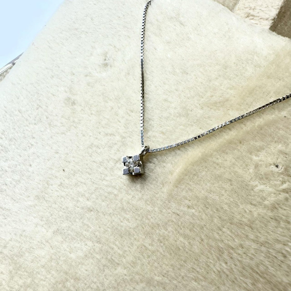 Collana Punto Luce Donna Oro 18KT con Diamante Ct 0.03