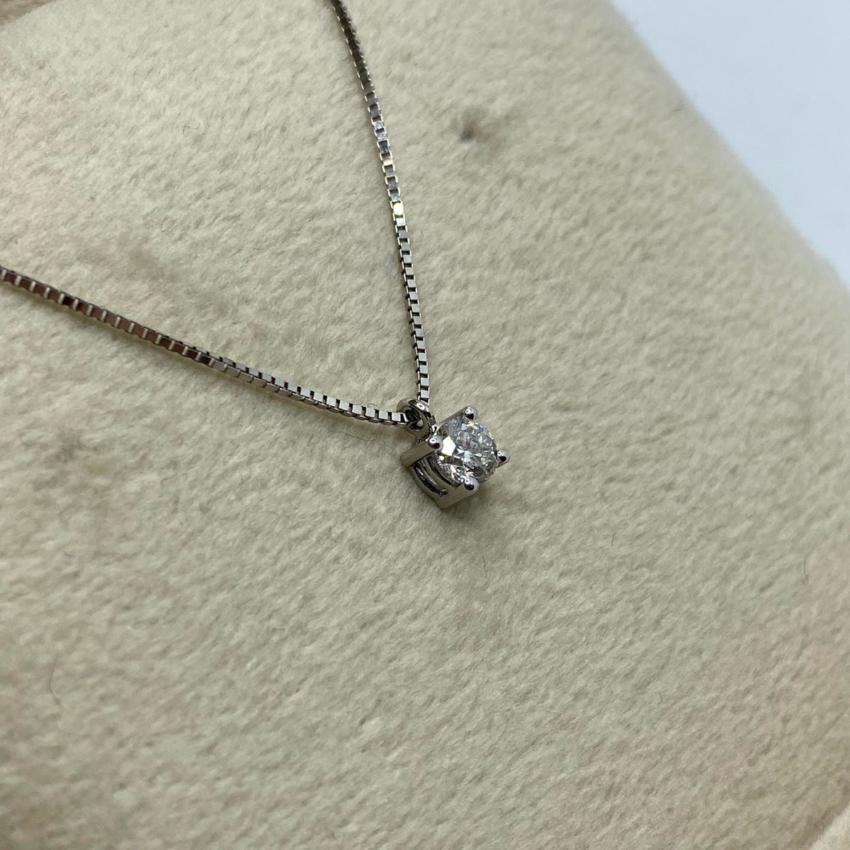 Collana Punto Luce Donna Oro 18KT con Diamante Ct 0.24