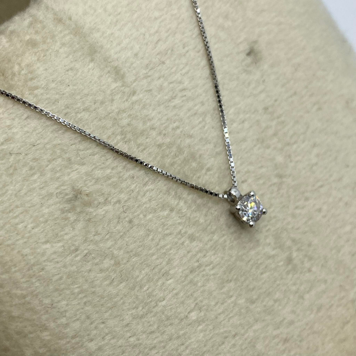 Collana Punto Luce Donna Oro 18KT con Diamante Ct 0.18
