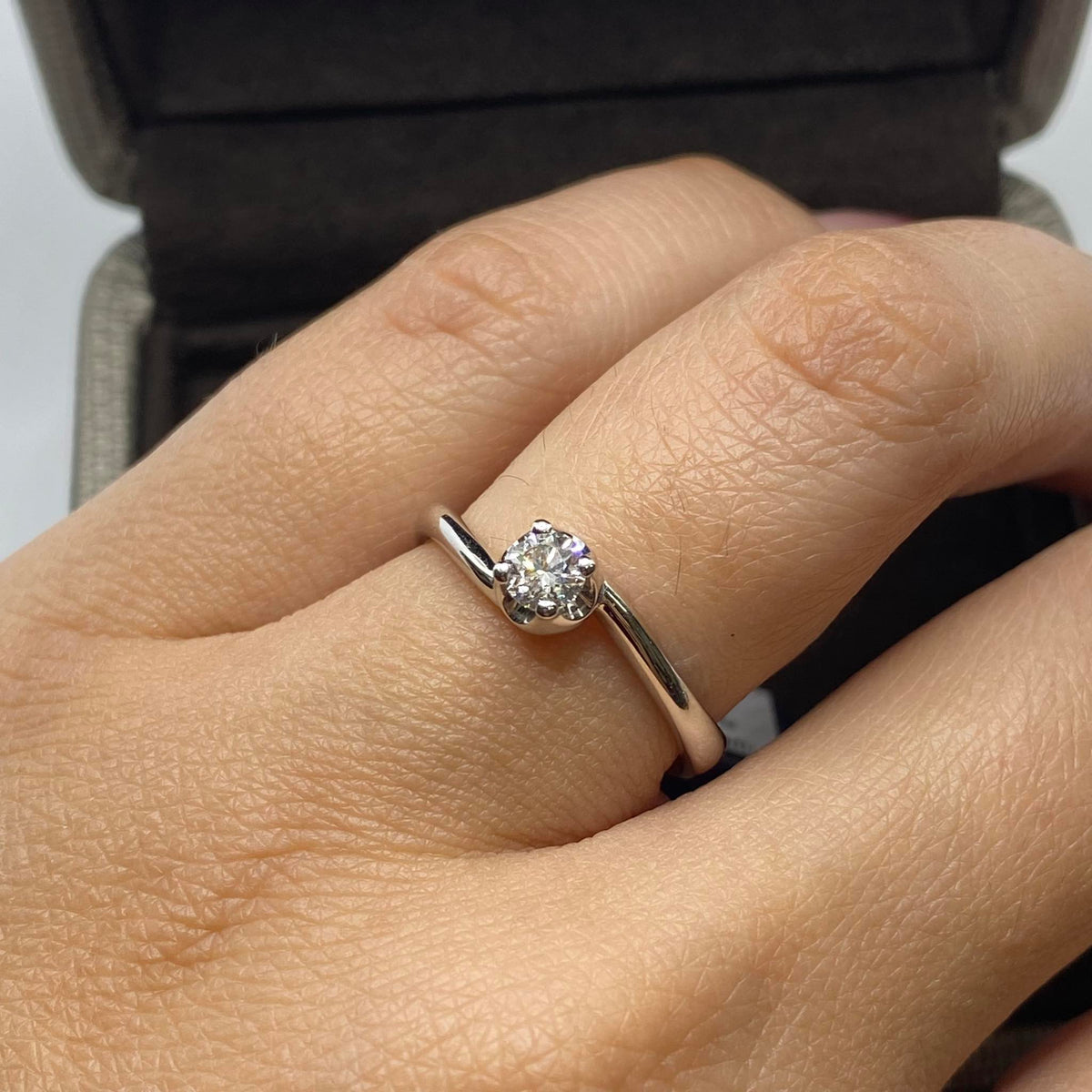 Anello Crivelli Solitario in Oro 18KT 18KT e Diamante Ct 0.27
