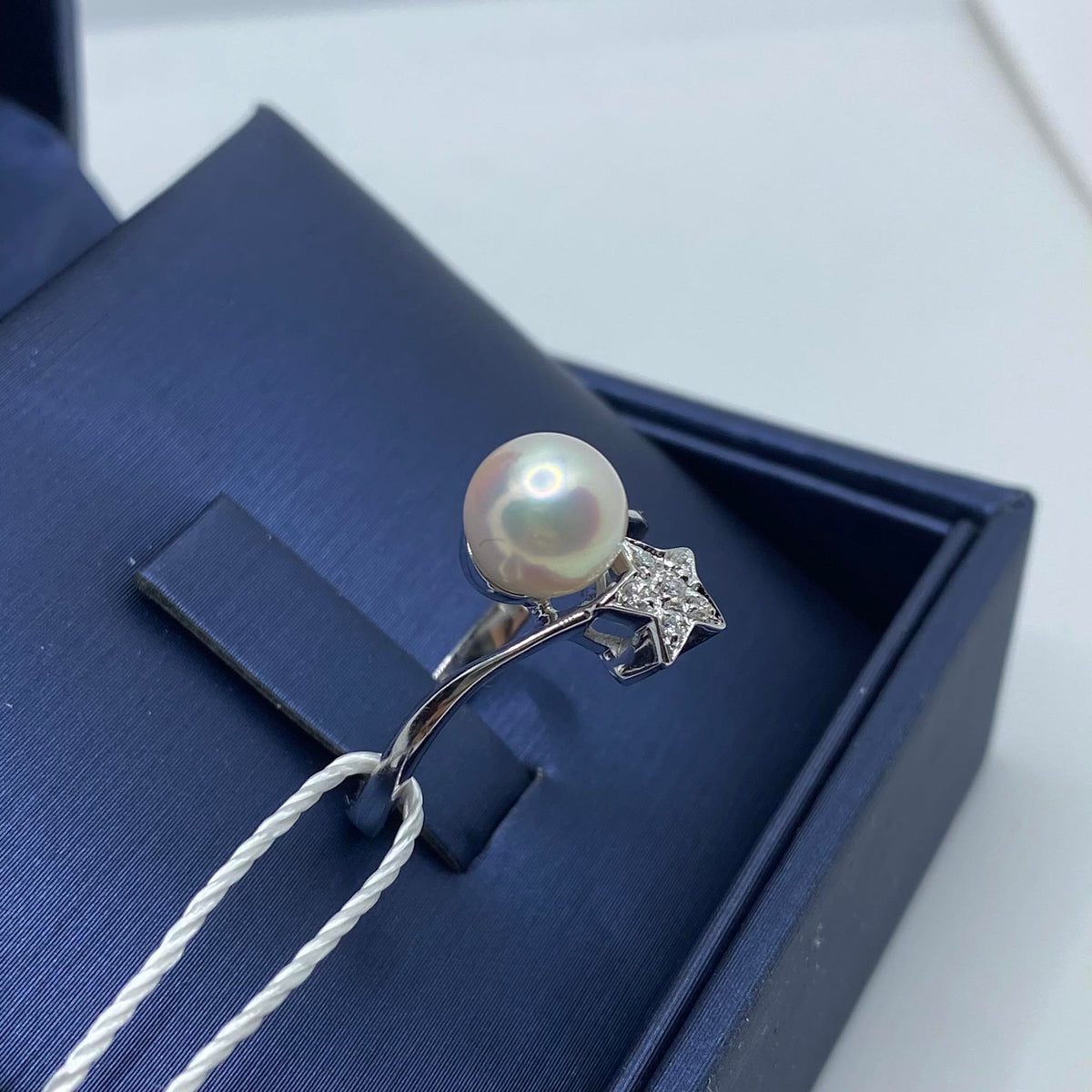 Anello Mikawa in Oro 18KT 18KT con Perla di Acqua Salata e Diamanti