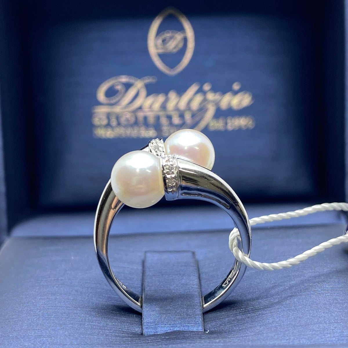 Anello Asayo in Oro 18KT 18KT con Perla di Acqua Salata e Diamanti