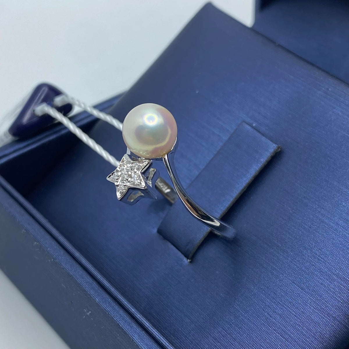 Anello Mikawa in Oro 18KT 18KT con Perla di Acqua Salata e Diamanti