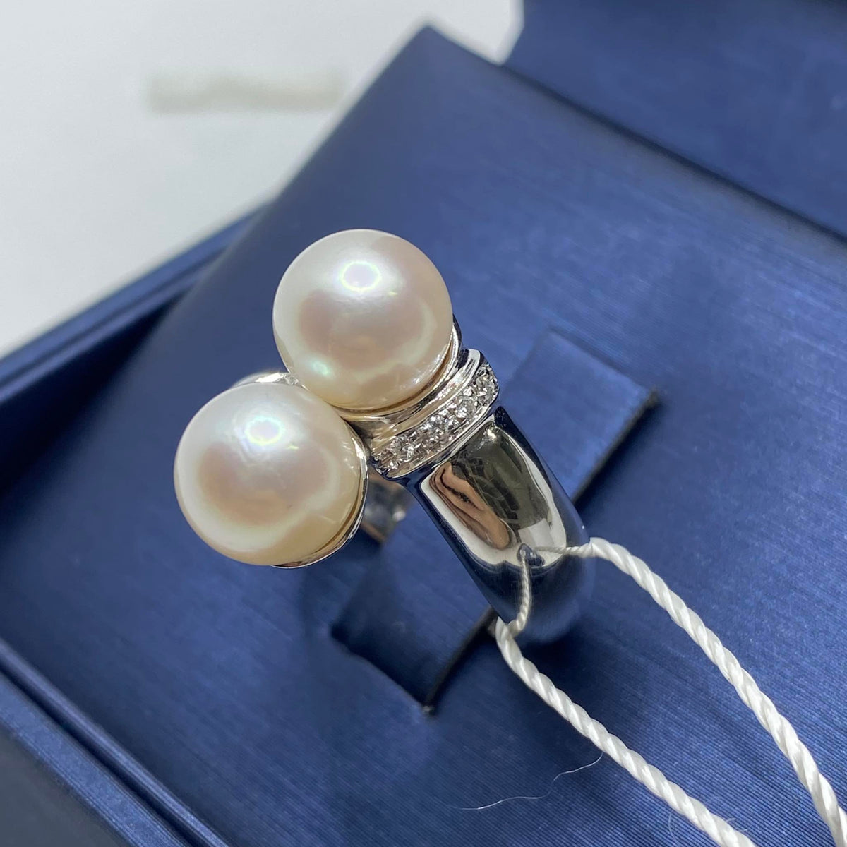 Anello Raima in Oro 18KT 18KT con Perla di Acqua Salata e Diamanti