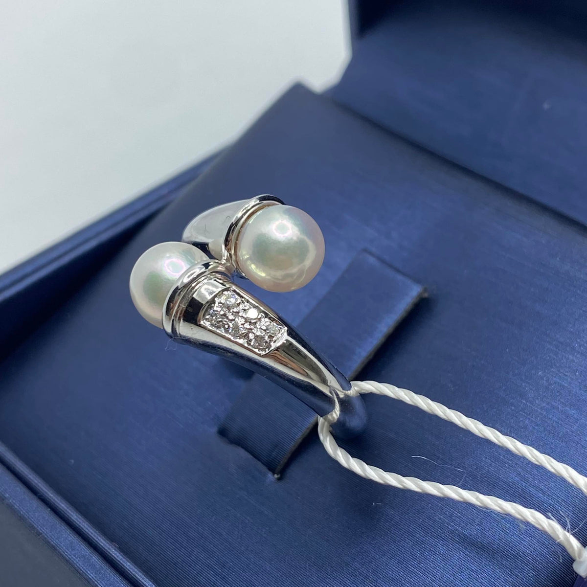 Anello Raima in Oro 18KT 18KT con Perla di Acqua Salata e Diamanti