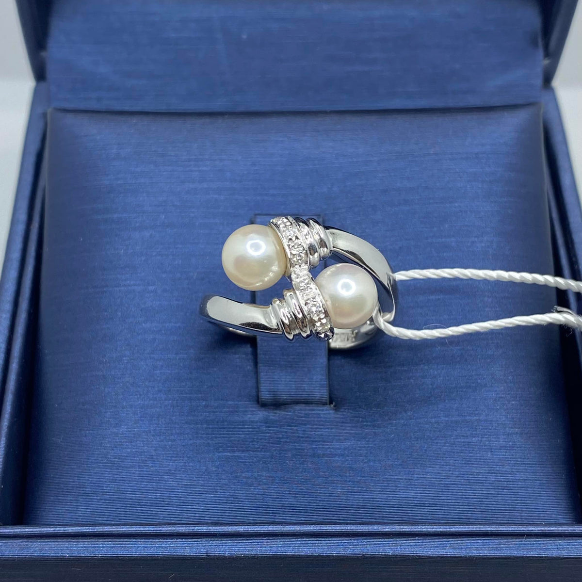 Anello Raima in Oro 18KT 18KT con Perla di Acqua Salata e Diamanti
