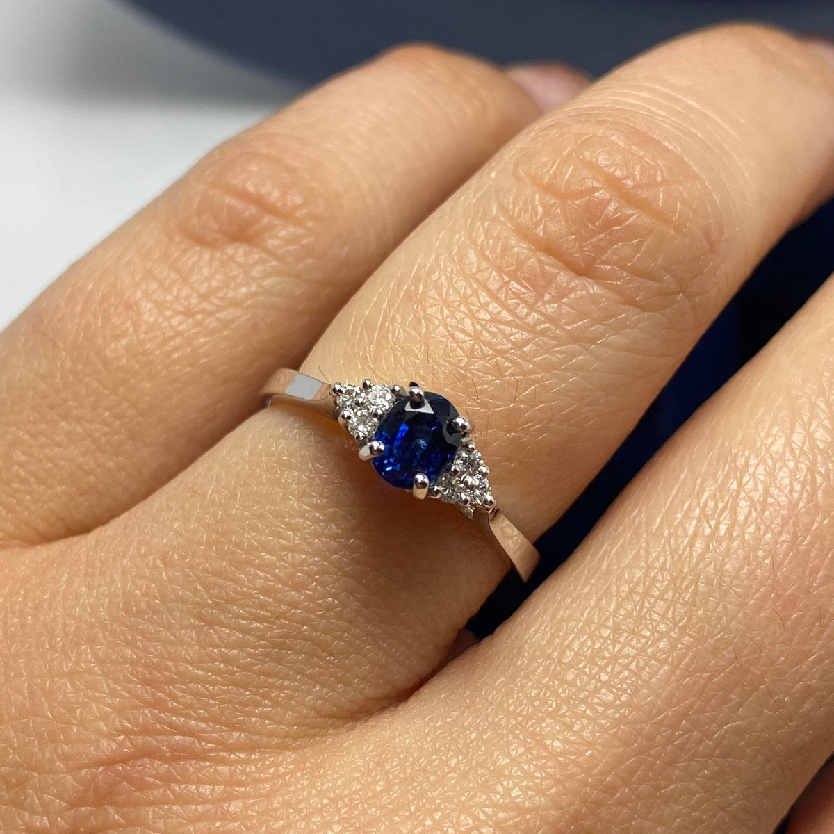 Anello Donna Recarlo in Oro 18KT 18KT con Zaffiro Ct 0.72 e Diamanti