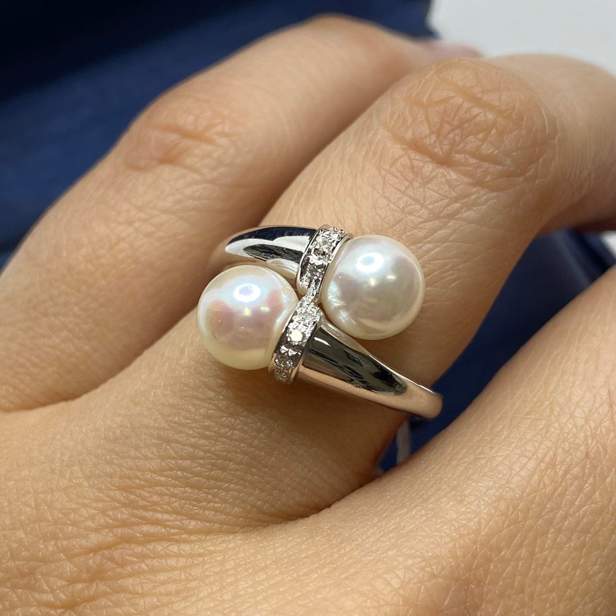 Anello Asayo in Oro 18KT 18KT con Perla di Acqua Salata e Diamanti