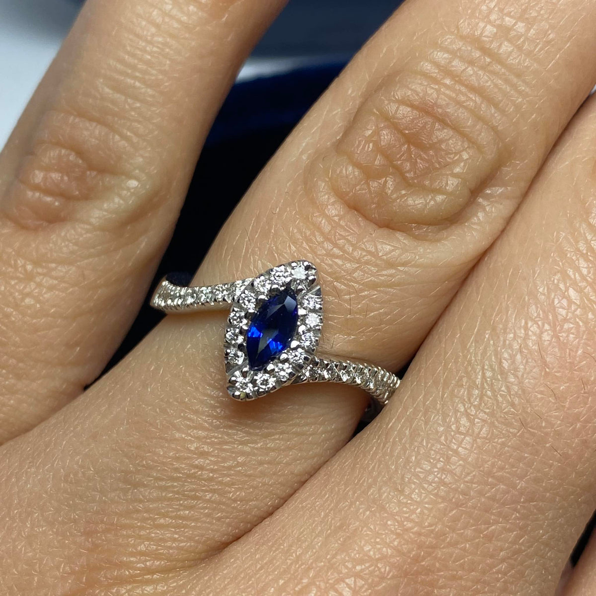 Anello donna Recarlo in Oro 18KT 18KT con Zaffiro Ct 0.30 e Diamanti