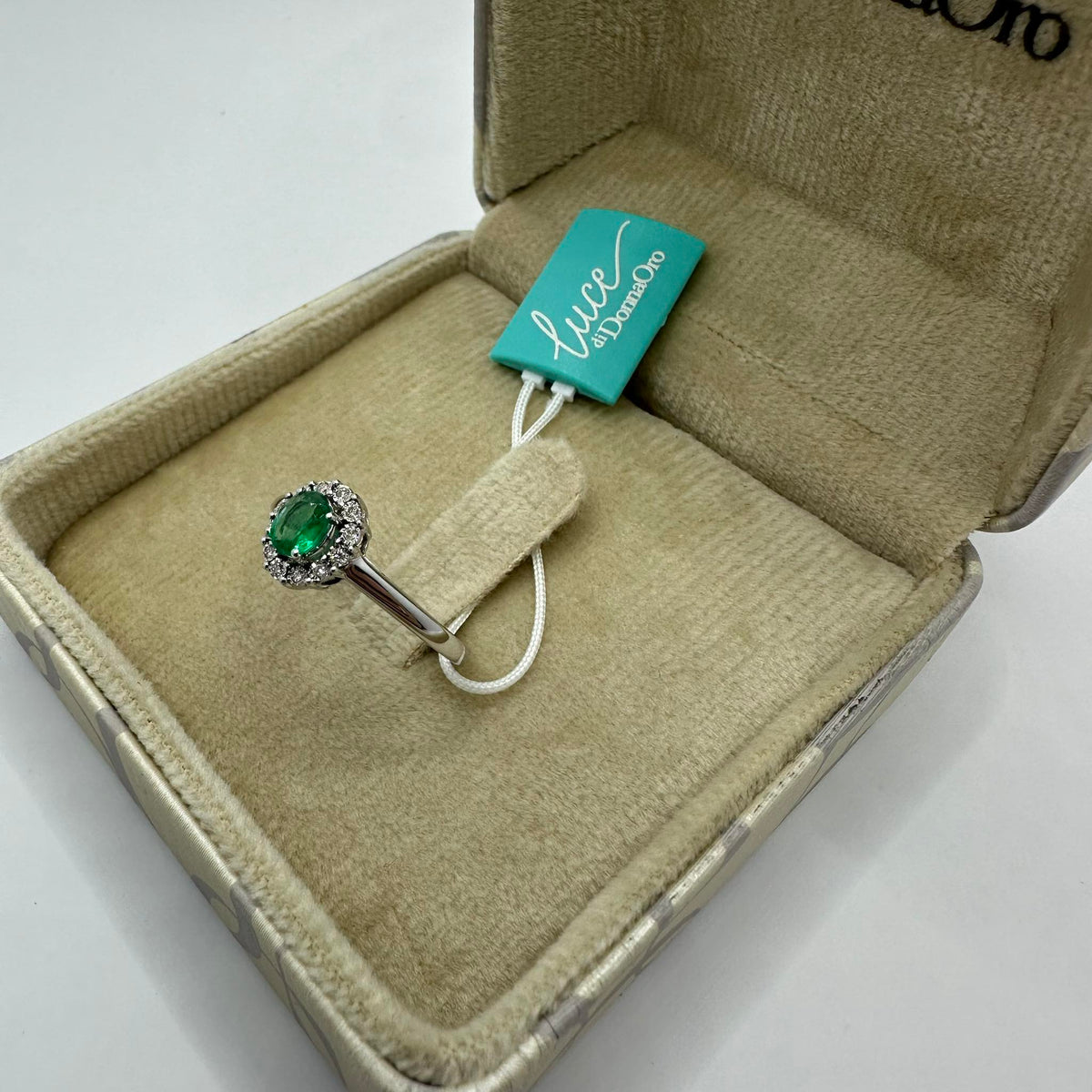 Anello Donna Oro 18KT con Diamanti e Smeraldo Ct. 0,35