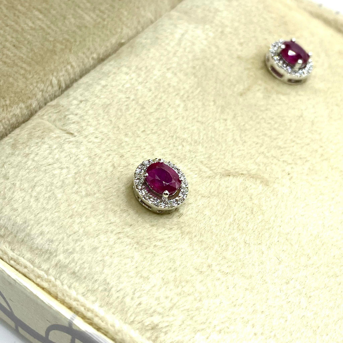 Orecchini Donna Oro 18KT con Rubini Ct 0.84 e Diamanti