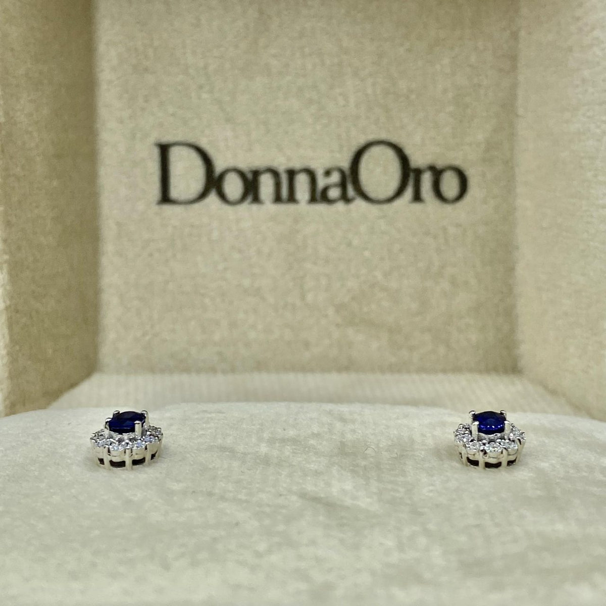Orecchini Donna Oro 18KT con Zaffiri Ct. 0.40 e Diamanti