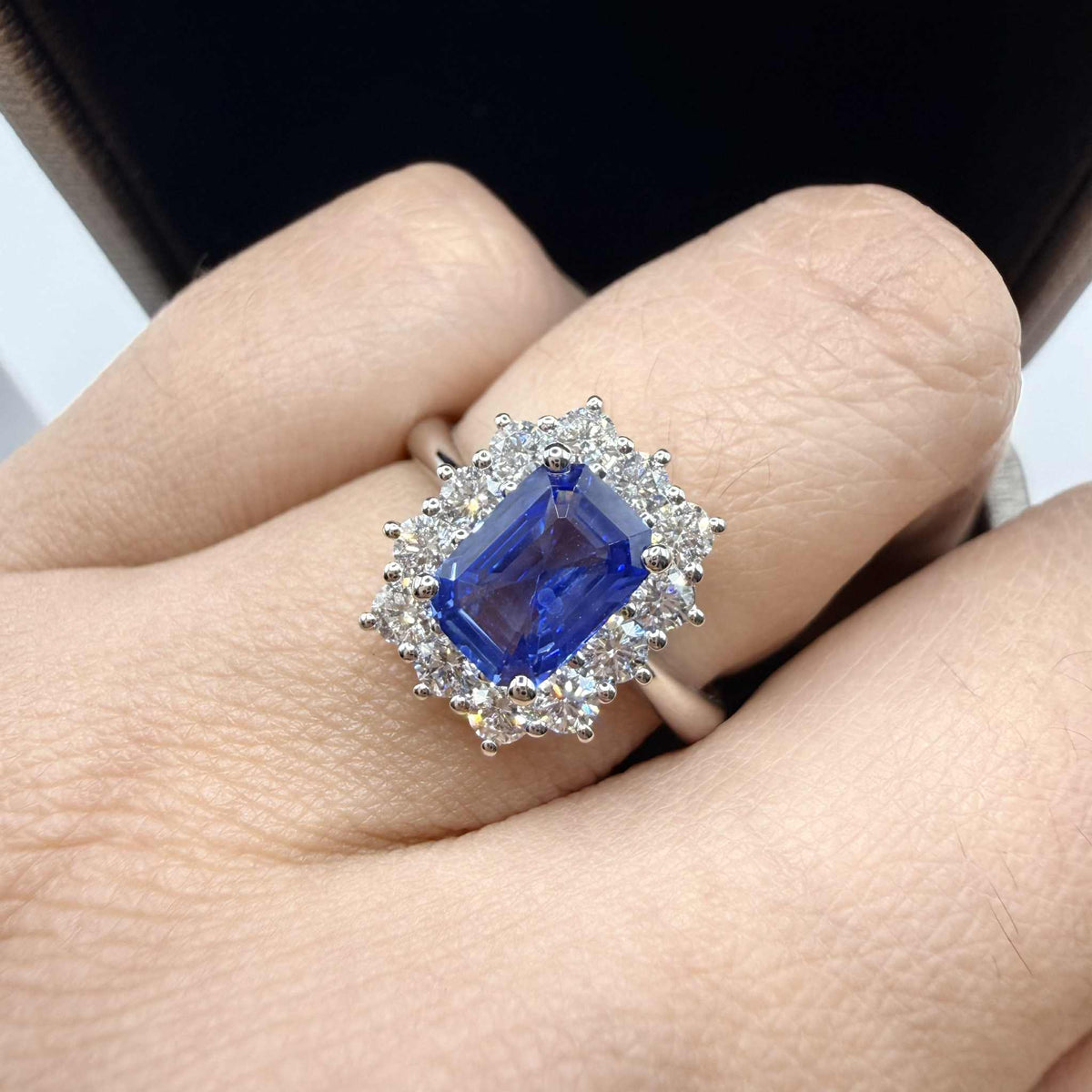 Anello Donna Crivelli con Zaffiro 1,74 e Diamanti