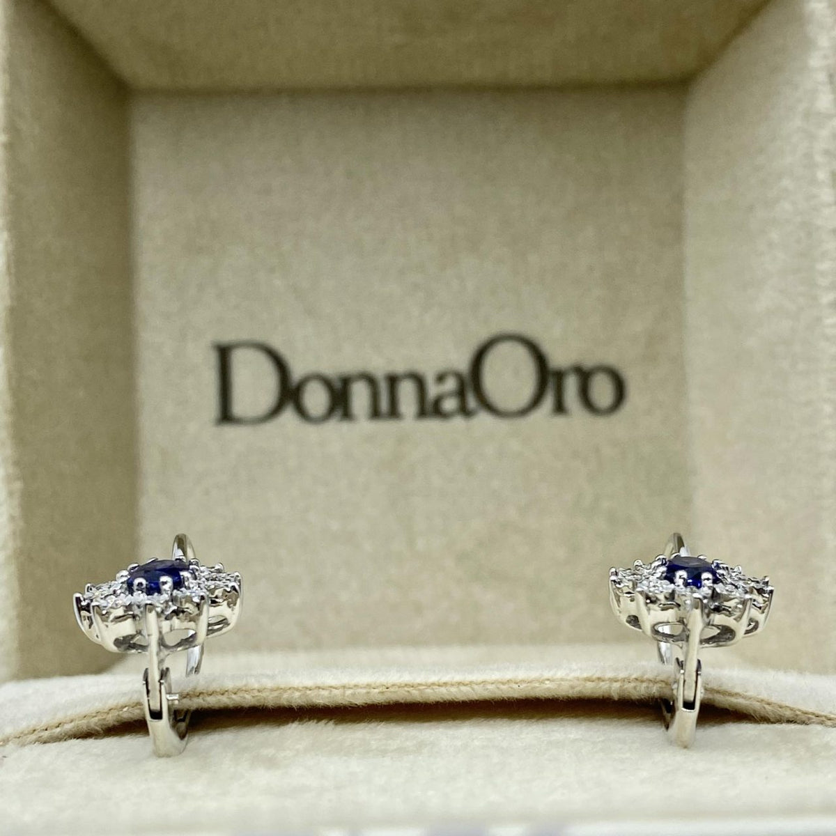 Orecchini Donna Oro 18KT con Zaffiri Ct. 1.10 e Diamanti