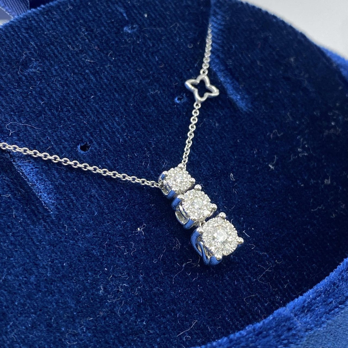 Collana Recarlo Trilogy Nodo D'amore in Oro 18KT 18KT e Diamanti ct. 0,25
