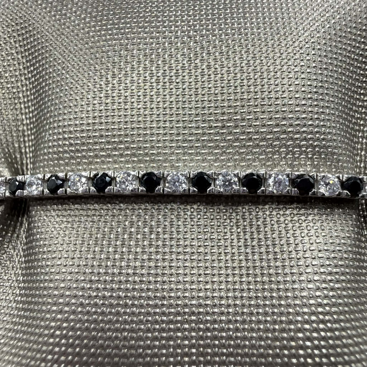 Bracciale Tennis in Oro 18KT 18KT e Zirconi Neri e Bianchi