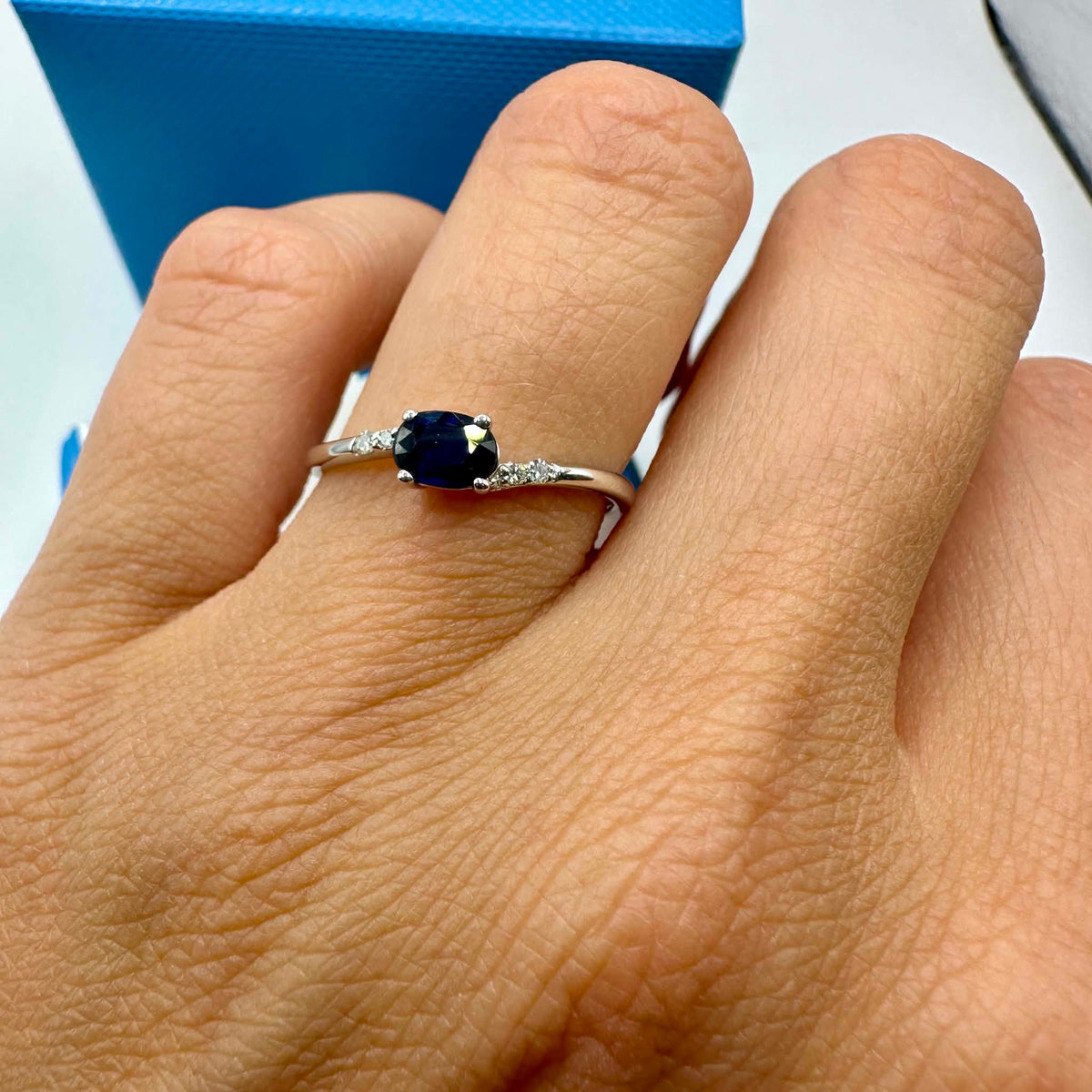Anello Miluna Gemme in Oro 18KT 9KT e Zaffiro Ct. 0.43