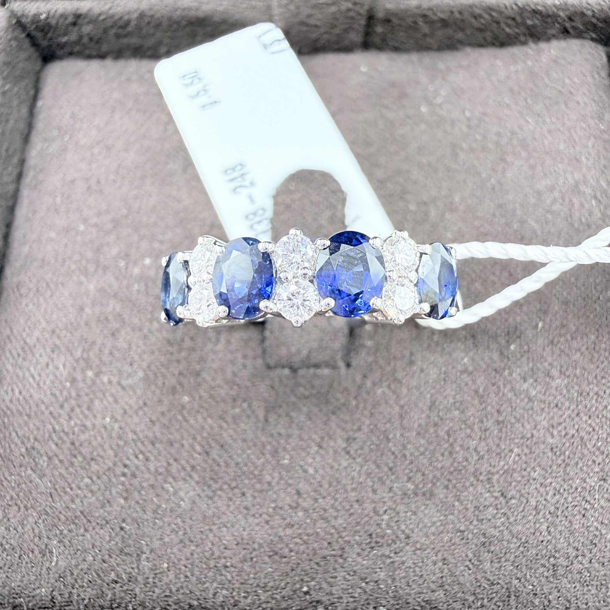 Anello Veretta Donna Crivelli con Zaffiri Ct 1,82 e Diamanti