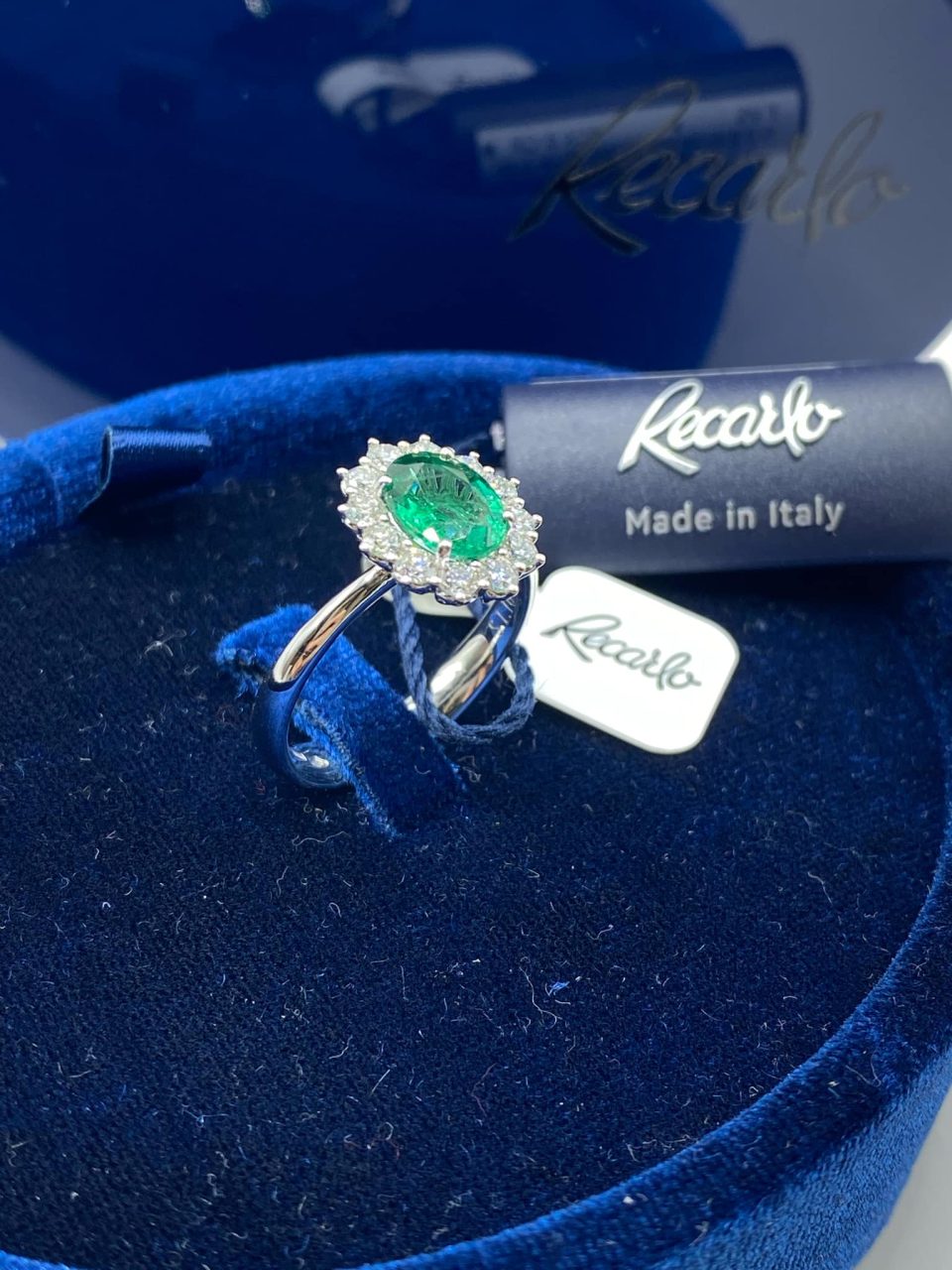 Anello Recarlo con Diamanti e Smeraldo Ct 1,10