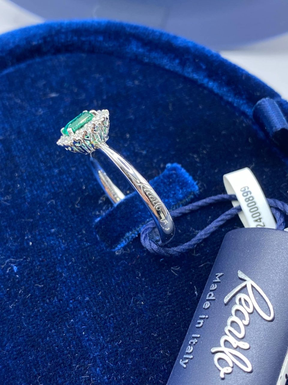 Anello Recarlo con Diamanti e Smeraldo Ct 0,48
