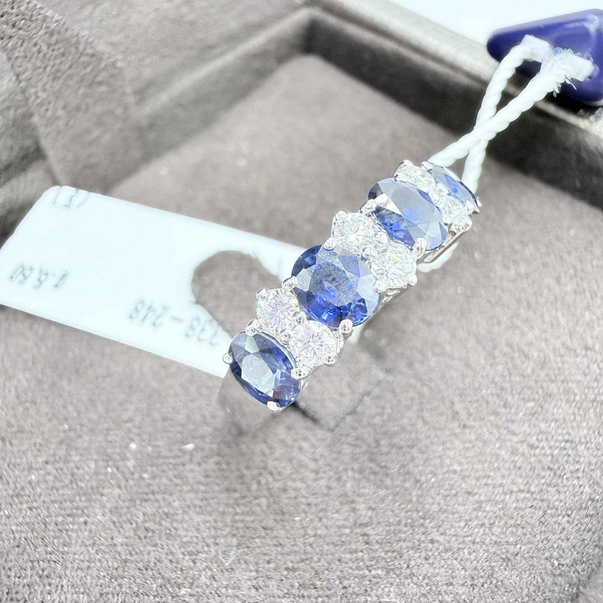 Anello Veretta Donna Crivelli con Zaffiri Ct 1,82 e Diamanti