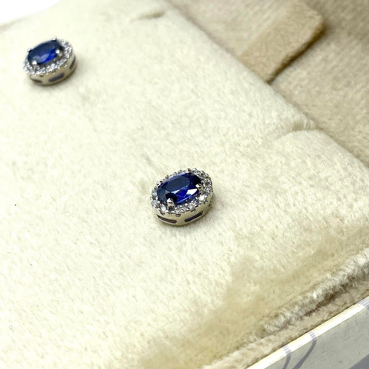 Orecchini Donna Oro 18KT con Zaffiri Ct 0.84 e Diamanti