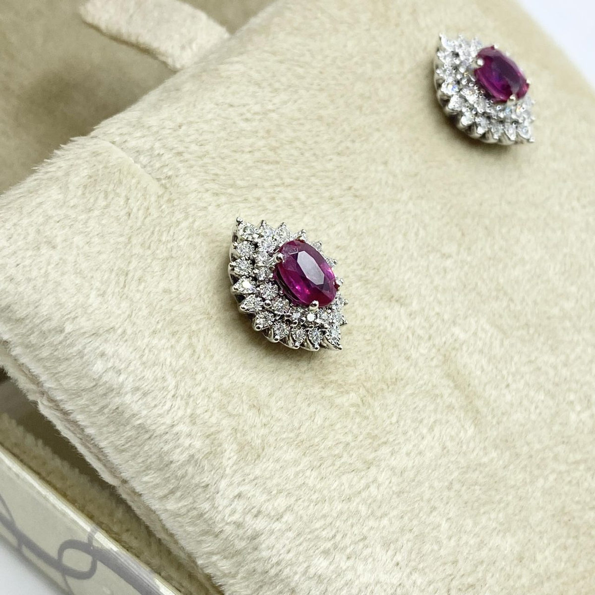 Orecchini Rosetta Donna Oro 18KT con Rubino Ct. 1.10 e Diamanti