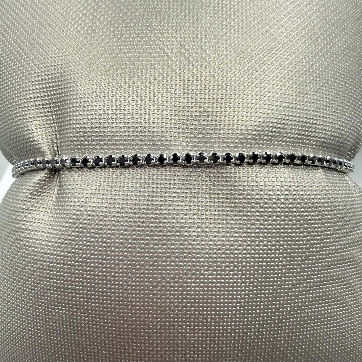 Bracciale Tennis in Oro 18KT 18KT e Zirconi Neri