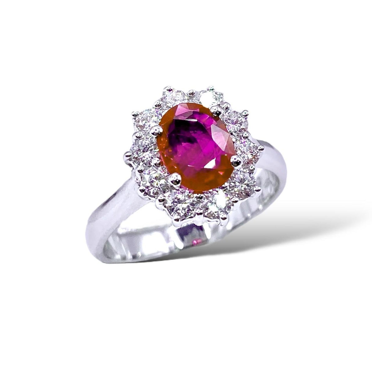 Anello Donna Crivelli con Rubino Ct 0.84 e Diamanti
