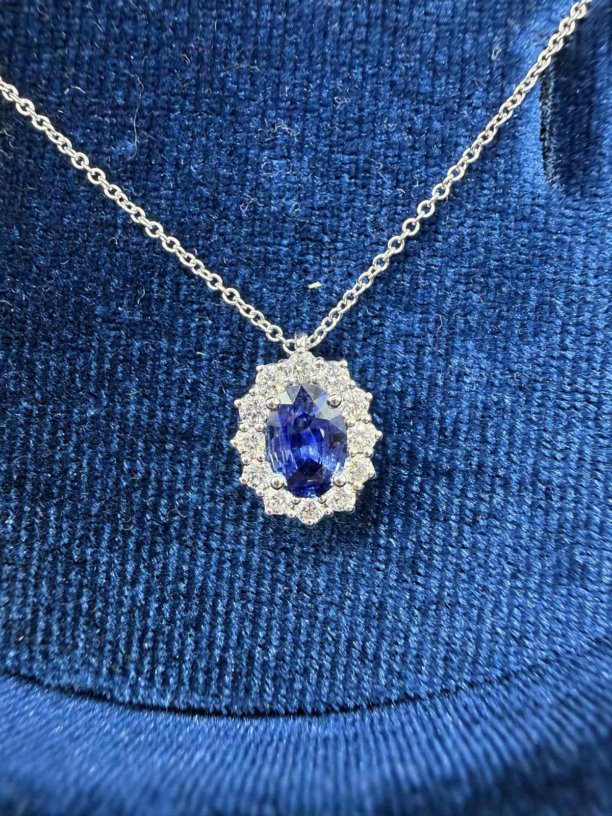 Collana Donna Recarlo con Zaffiro Ct 0.70 e Diamanti