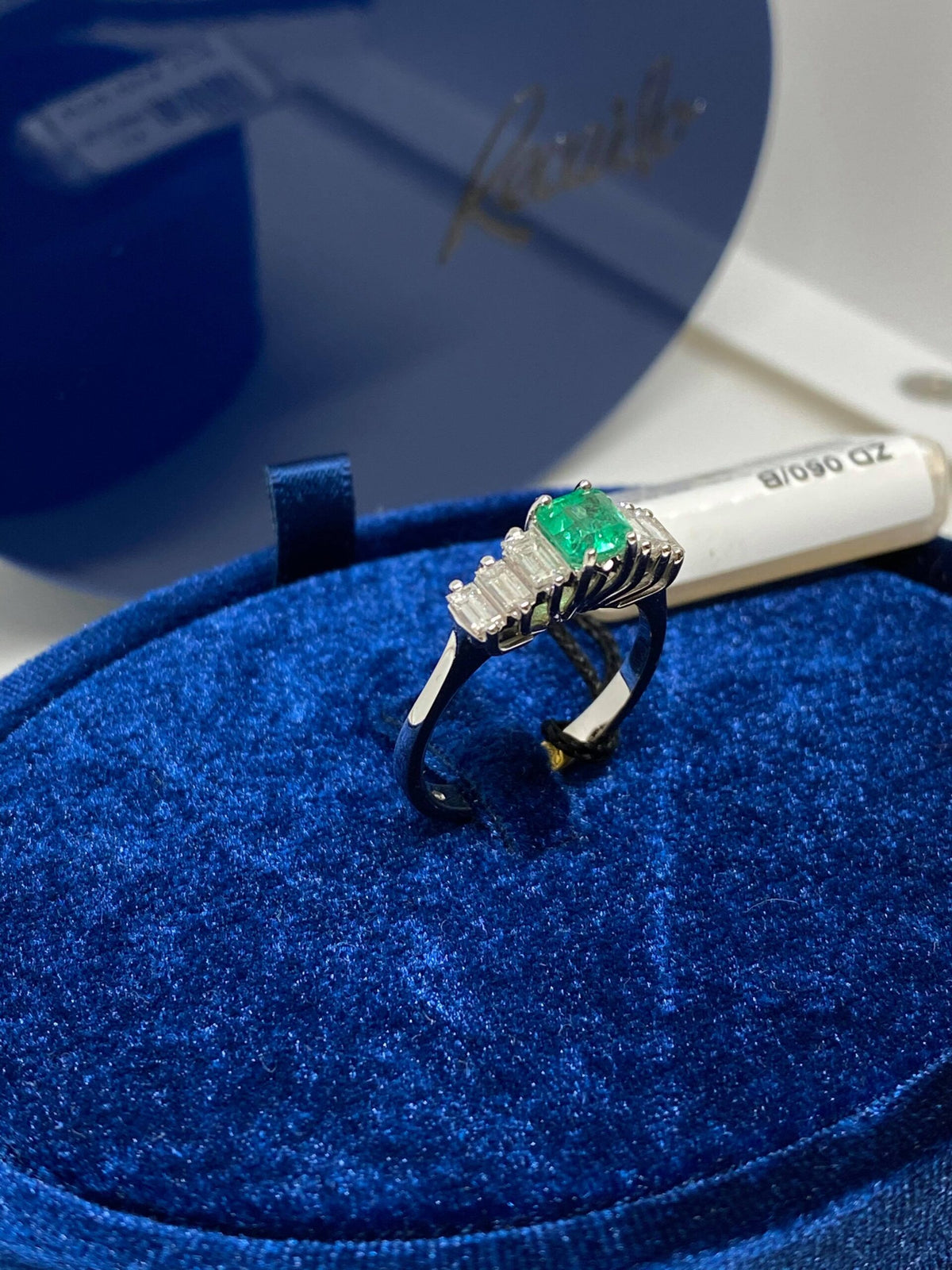 Anello Recarlo con Smeraldo Ct 0.58 - ZD060/B