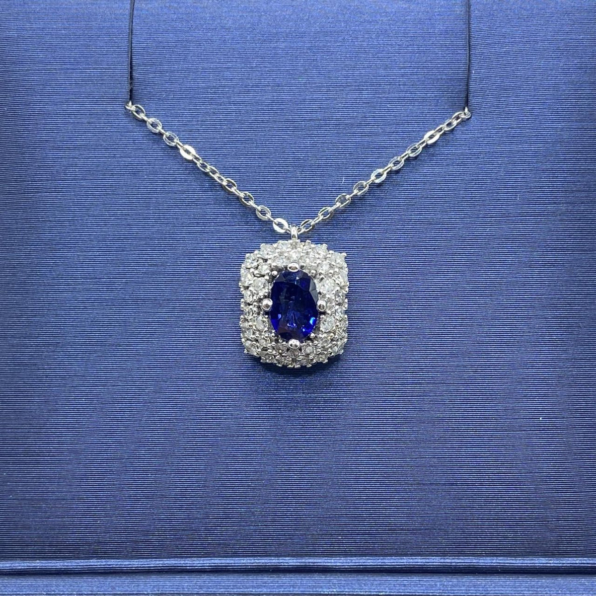 Collana Comete in Oro 18KT 18KT con Zaffiro Ct. 0,61 e Diamanti