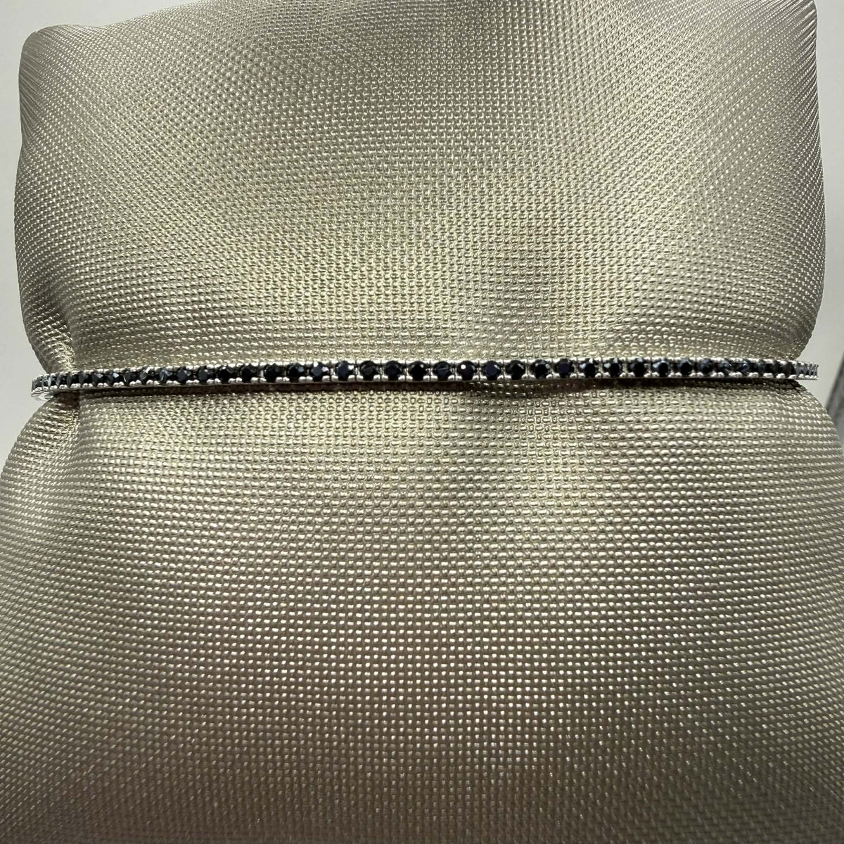 Bracciale Tennis in Oro 18KT 18KT e Zirconi Neri