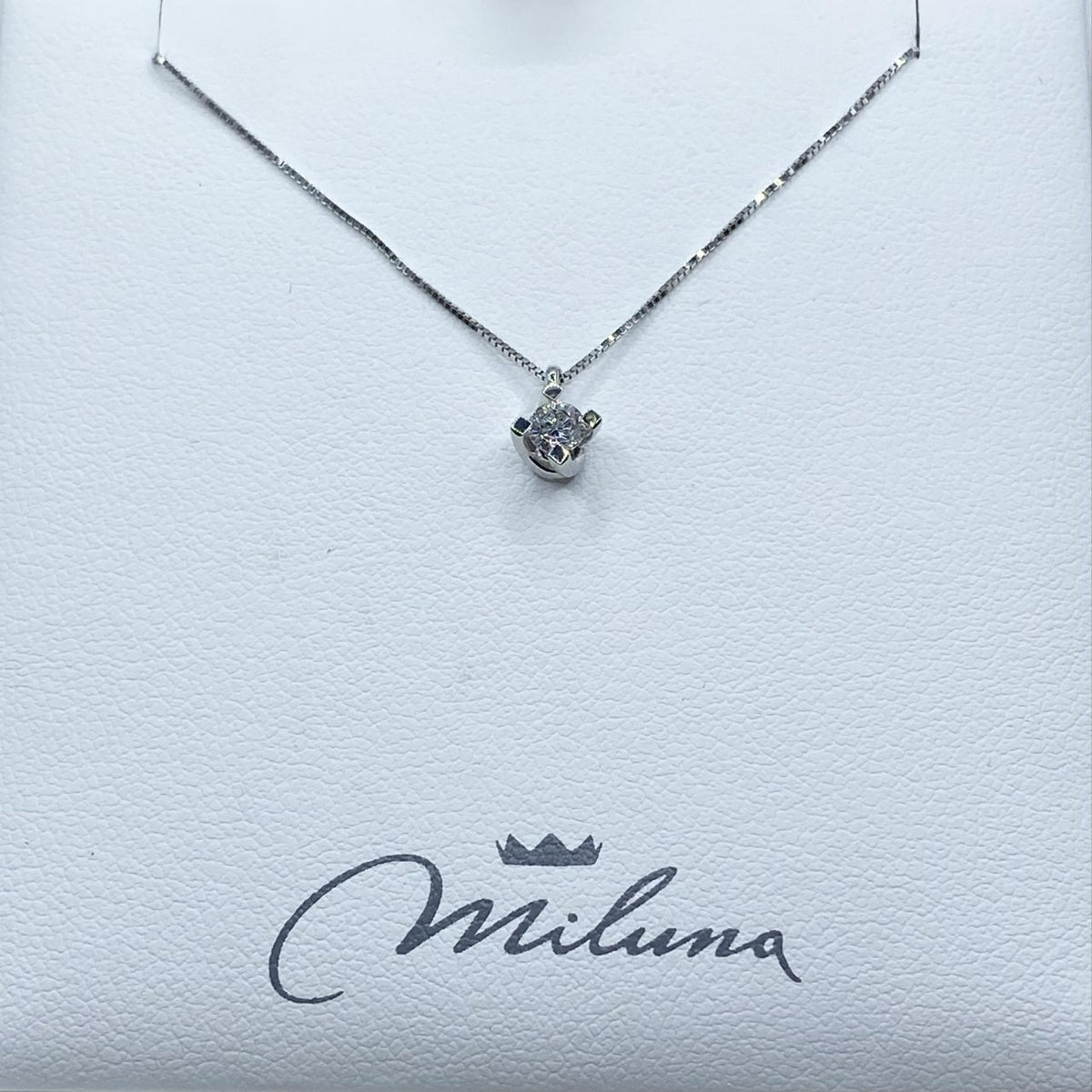 Collana Punto Luce Miluna in Oro 18KT 18KT con Diamante Ct. 0,14