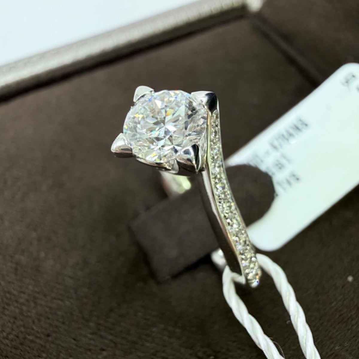 Anello Crivelli Solitario in Oro 18KT 18KT e Diamante GIA Ct 0.71