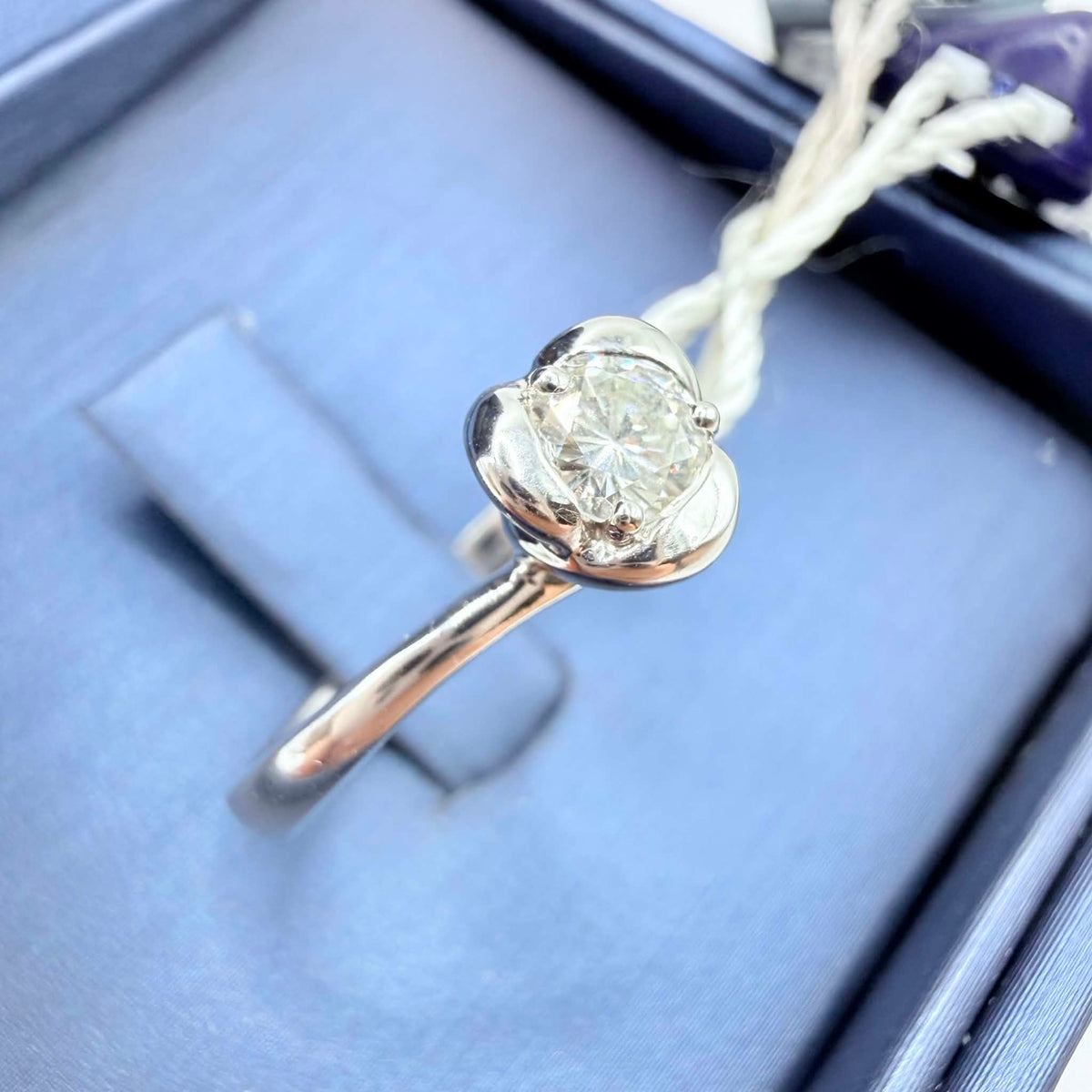 Anello Solitario Salvini in Oro 18KT 18KT e Diamante ct. 0,31