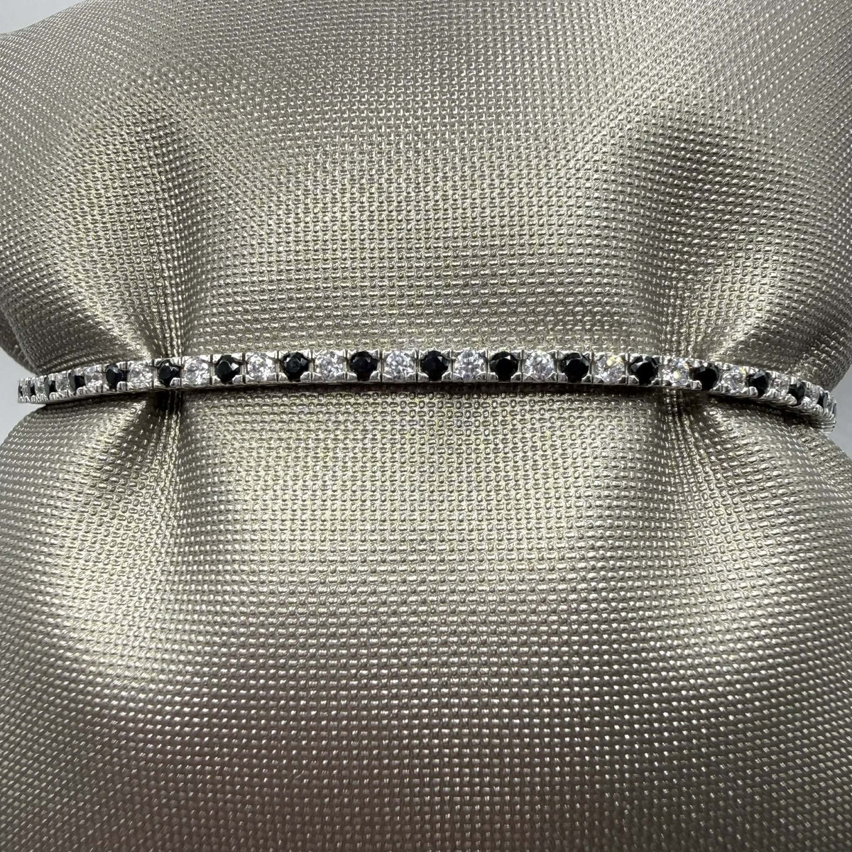 Bracciale Tennis in Oro 18KT 18KT e Zirconi Neri e Bianchi